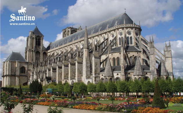 03 kien truc go tich nha tho Saint Etienne Bourges